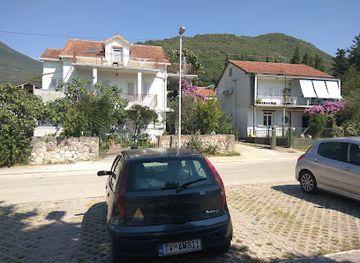 montenegro/tivat/landmark/rostilj-samardzic