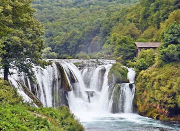 croatia/lika/landmark/great-una-waterfalls