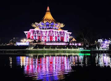 malaysia/kuching/landmark/ibu-pertiwi-southeast-asia-tallest-flag-pole