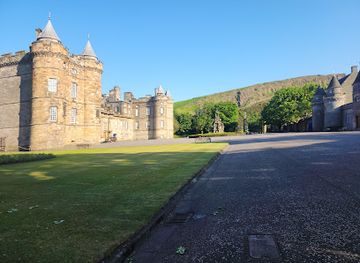 united-kingdom/perthshire/landmark/palace-of-holyroodhouse