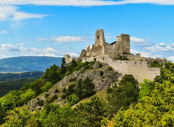 slovakia/gemer/landmark/cachtice-castle