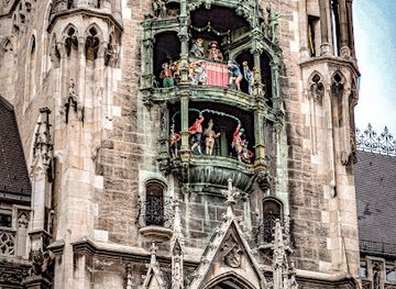 germany/altbayern/landmark/rathaus-glockenspiel