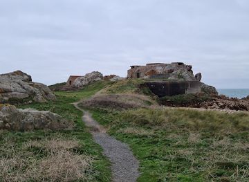 guernsey/alderney/landmark/grandes-rocques-beach