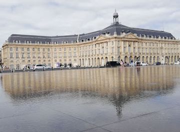 france/bordeaux/landmark/miroir-d-eau