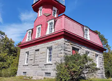 Bluff Point Light