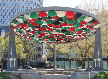 albania/toskeria/landmark/friendship-monument