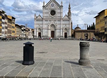 italy/florence/landmark/piazza-di-santa-croce