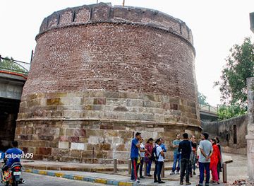 india/ahmedabad/landmark/manek-burj