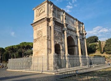 vatican-city/vatican-museums/landmark/arch-of-constantine
