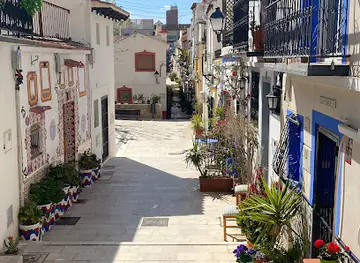 El Barrio - blue flower pots