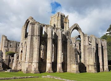 united-kingdom/yorkshire/landmark/fountains-abbey