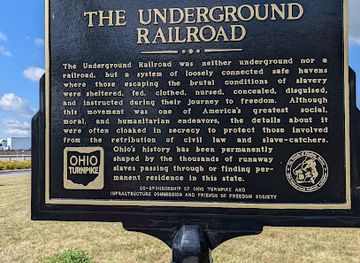 ohio/lake-erie-islands/landmark/erie-islands-service-plaza