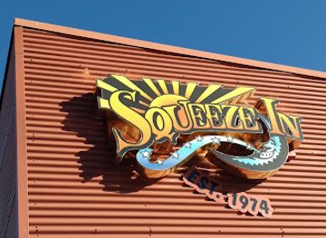 nevada/sparks/landmark/squeeze-in