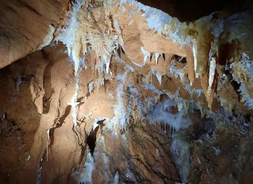 romania/crisana/landmark/farcu-crystal-cave