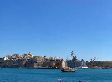 malta/birgu/landmark/fort-lascaris