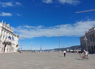 italy/trieste/landmark/piazza-unita-d-italia
