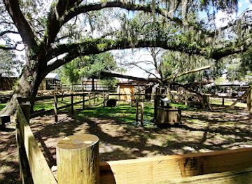 florida/sun-coast/landmark/cracker-country