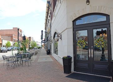 kentucky/owensboro/landmark/willow-and-pine-market