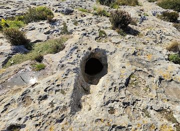 malta/western-region/landmark/neolithic-tombs