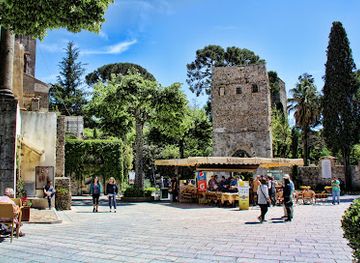 italy/ravello/landmark/piazza-centrale