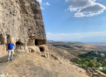 armenia/aparan/landmark/voghjaberd-cave-complex
