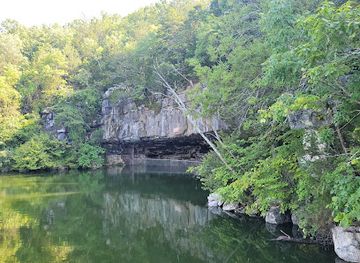 tennessee/sequatchie-valley/landmark/nickajack-cave-wildlife-refuge