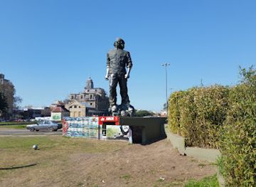 argentina/rosario/barrio-luduena/landmark/monumento-al-che-guevara