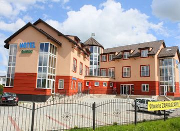 poland/pomerania/landmark/hotel-gniecki