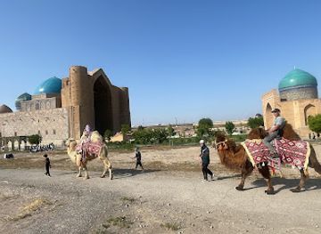 kazakhstan/turkestan/landmark/mavzoley-yesim-khana