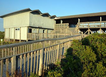 north-carolina/crystal-coast/landmark/fort-macon-beach-historic-landmark