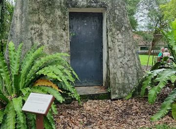 singapore/orchard-road/landmark/battle-box-escape-shaft