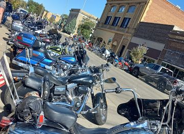 north-dakota/dickinson/landmark/esquire-club