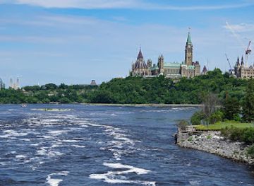 canada/ottawa-valley/landmark/portage-bridge