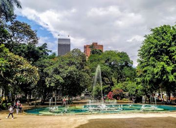 colombia/medellin/landmark/parque-de-bolivar