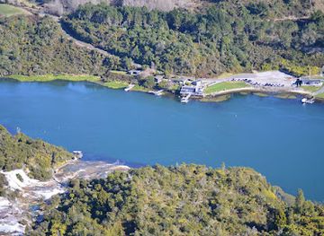 new-zealand/taupo/landmark/taupo-s-floatplane