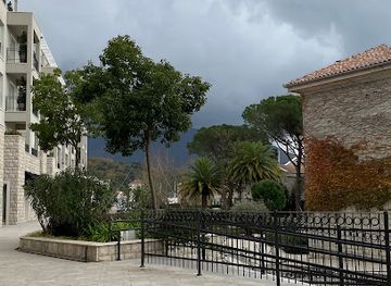 montenegro/herceg-novi/landmark/baguetteria