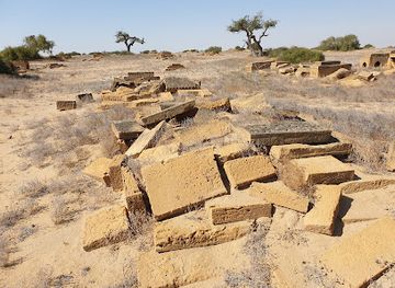 pakistan/lasbela/landmark/historical-graveyard