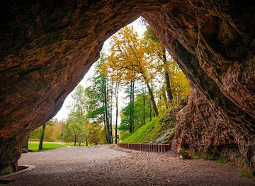latvia/teici-nature-reserve/landmark/gutman-s-cave