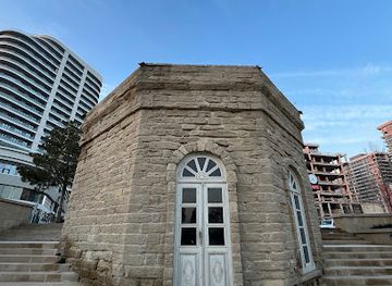 azerbaijan/baku/landmark/su-pavilyonu