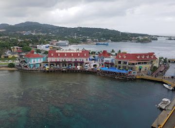 honduras/bay-islands/landmark/roatan-trips-and-tours