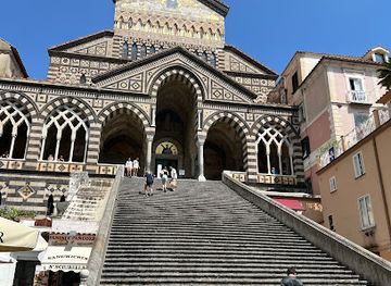 italy/amalfi/landmark/roman-catholic-archdiocese-of-amalfi-cava-de-tirreni