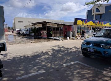 aruba/eagle-beach/landmark/bus-stop-eagle