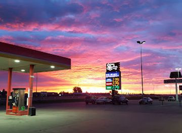 north-dakota/minot/landmark/schatz-crossroads-truck-stop