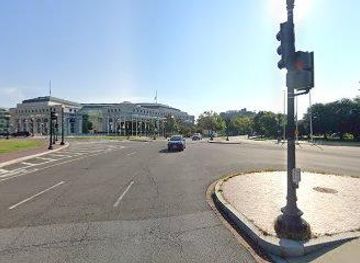 maryland/waldorf/landmark/4-columbus-circle-northeast