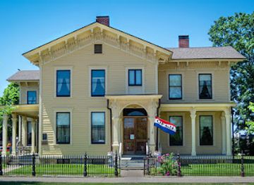 wisconsin/northwoods/landmark/historic-hixon-house-museum