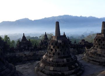 indonesia/borobudur/landmark/borobudur-sunrise