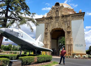 california/burbank/landmark/portal-of-the-folded-wings-shrine-to-aviation