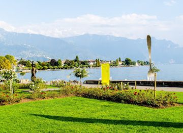 switzerland/vevey/landmark/charlie-chaplin-statue