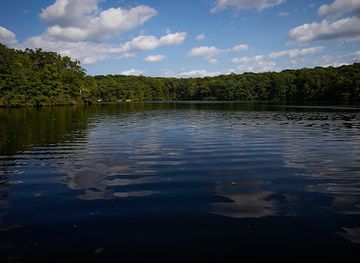 connecticut/middlesex-county/landmark/millers-pond-state-park
