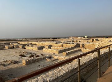 qatar/al-shamal/landmark/al-zubarah-archaeological-site-research-station